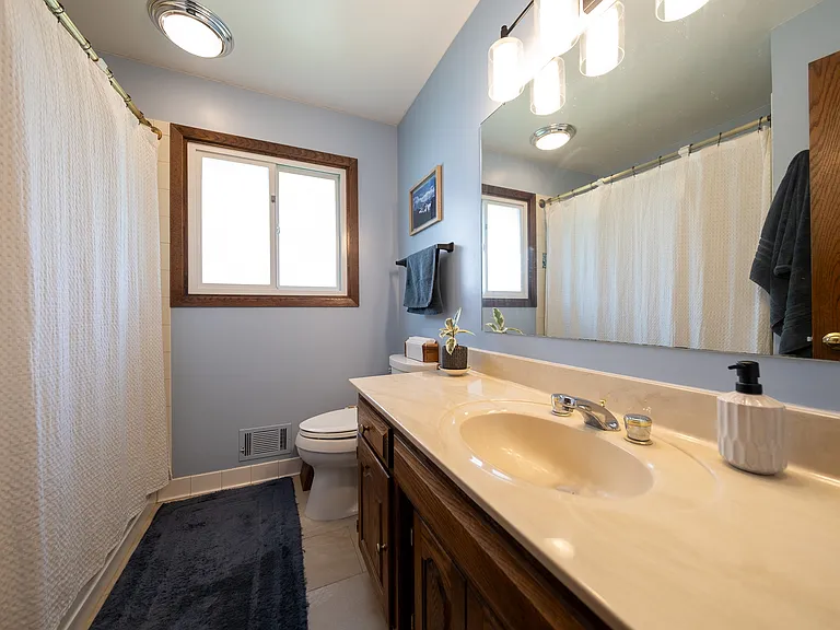 1581 Woodside Ct NE — Photo 17