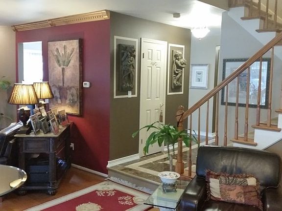 4th image of 11 Black Briar Ln
