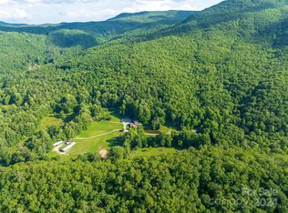 500 Winding Gap Rd, Lake Toxaway, NC 28747