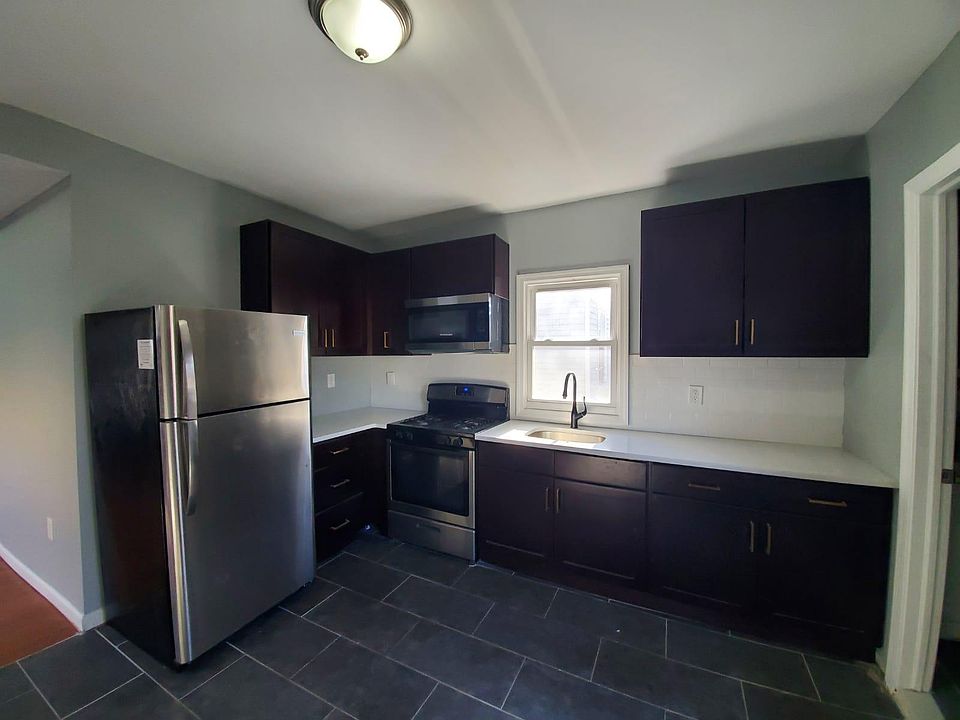 1st image of 73 N Grove St Floor 2