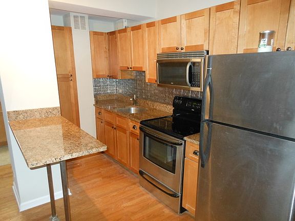 4th image of 4180 N Marine Dr APT 601