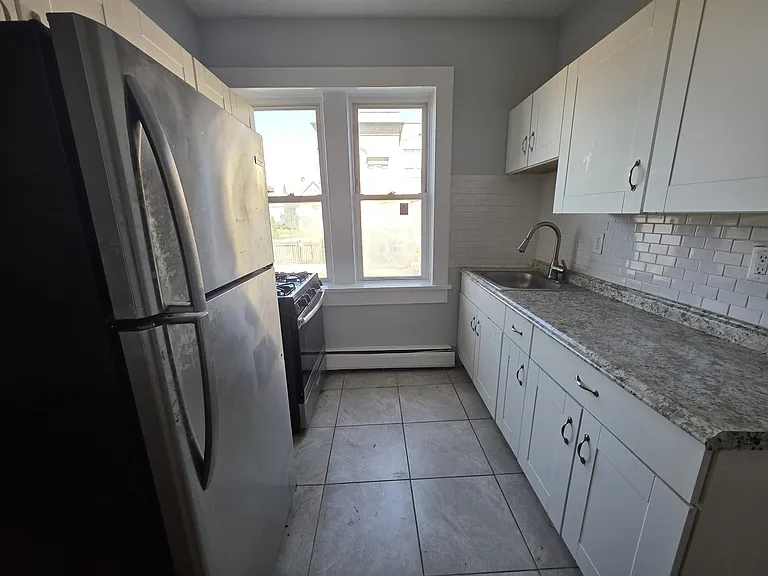 335 Wells St #1A — Photo 12