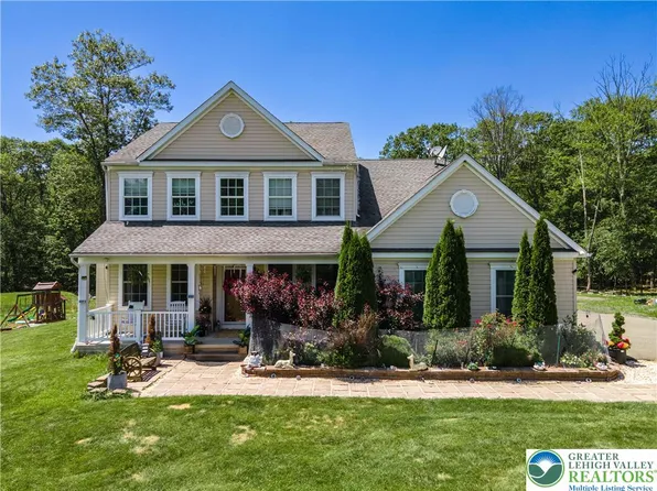 6 Westridge Ct, East Stroudsburg, PA 18302
