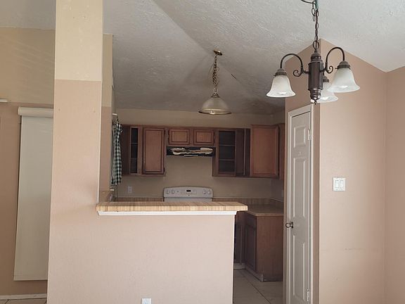 5th image of 11021 Crenchrus Ct