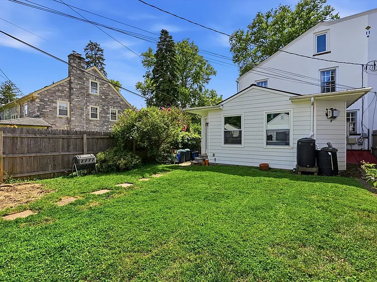 111 S Brandywine St — Photo 24