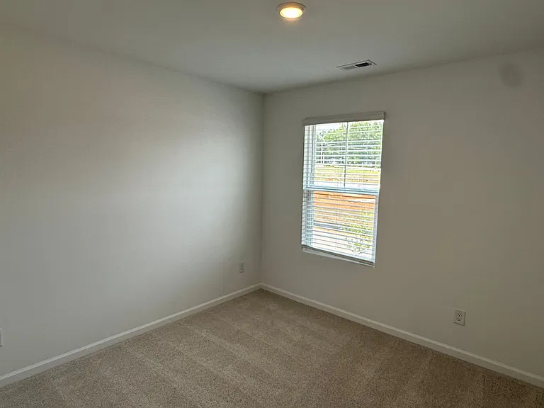 404 Silver Birch Ct — Photo 17