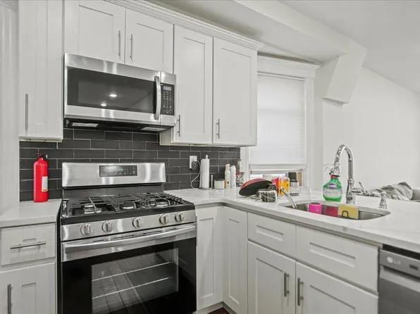 244 Clinton Avenue image 10 of 37