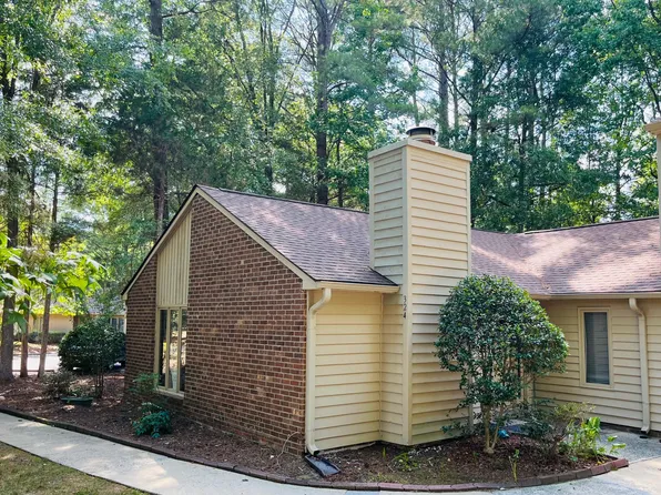 324 Summerfield Xing, Chapel Hill, NC 27514