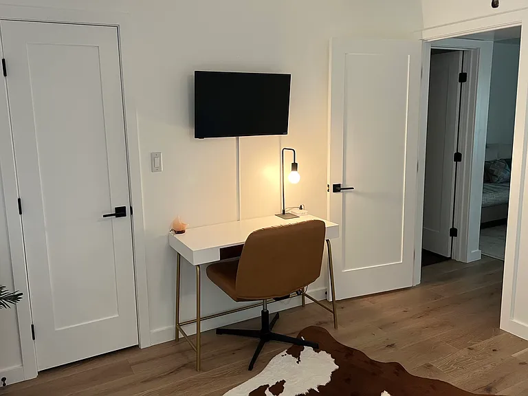 500 E Riverside Dr — Photo 15