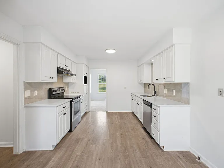 6406 Fischer Ct — Photo 8