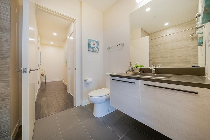 Burnaby Apartment for rent - 2 Bedrooms — photo 25
