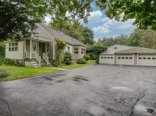 893 Plainville Ave, Farmington, CT 06032