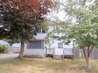 237 Woodycrest Dr, Holtsville, NY 11742