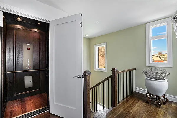 Sold by Keller Williams City Life Realty | media 52