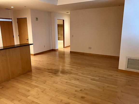 3rd image of 309 W Washington Ave Unit 906