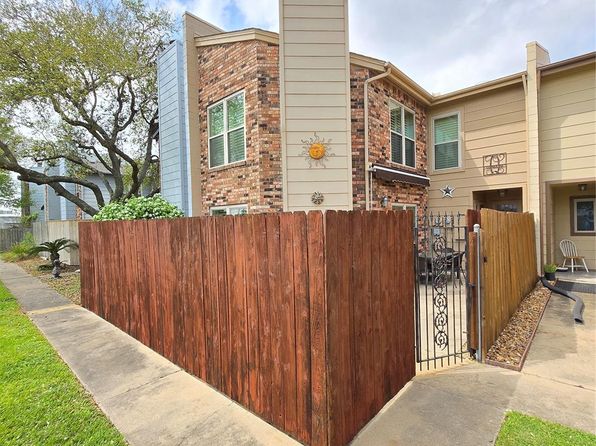 1730 Avenue C APT F, El Campo, TX 77437