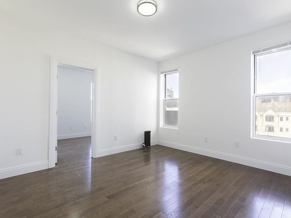 1st image of 215 W 116th St APT 6E