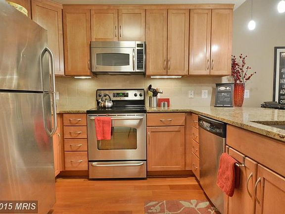5th image of 888 N Quincy St Unit 205