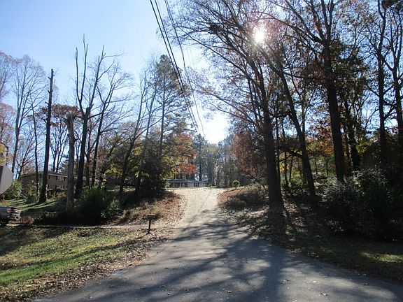 5th image of 4445 Arcadia Dr