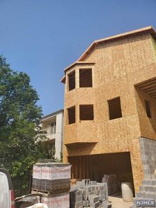 123 Schley St, Newark, NJ, 07112
