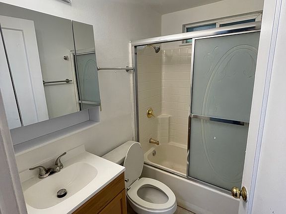 3rd image of 4405 S Myrtle St