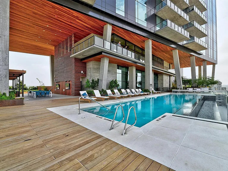 70 Rainey St #1807 — Photo 38