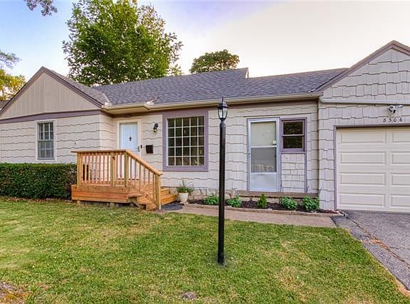 2nd image of 8306 Ward Parkway Pl