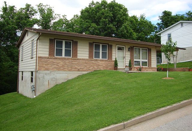 1st image of 2412 Bluebird Dr