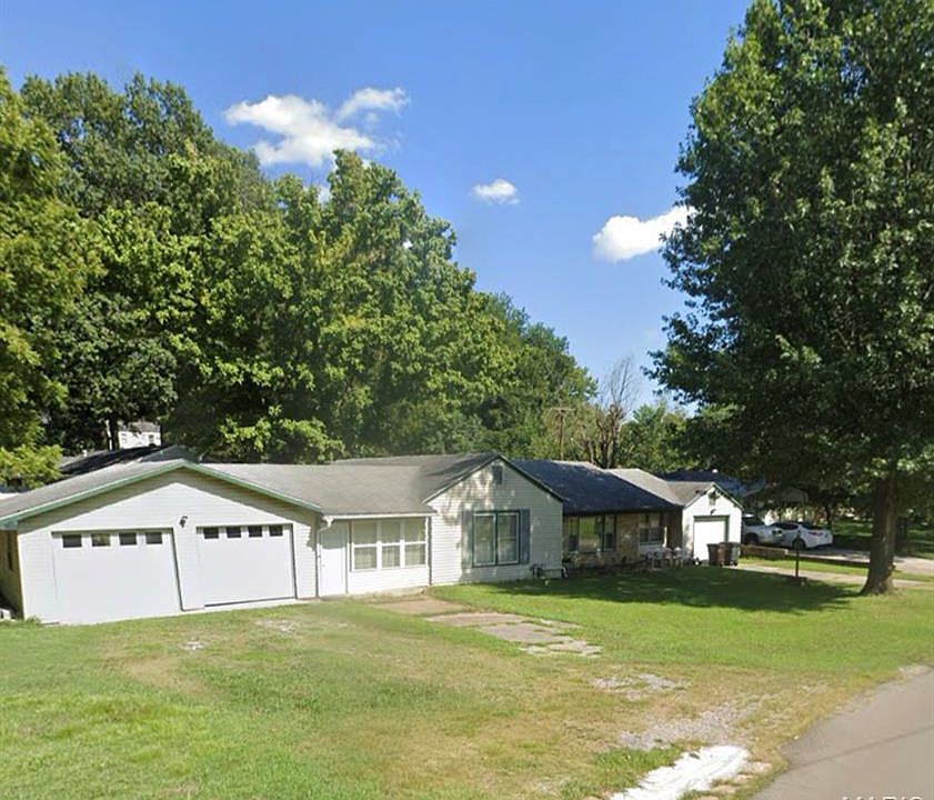 1st image of 826 W Rodney Dr