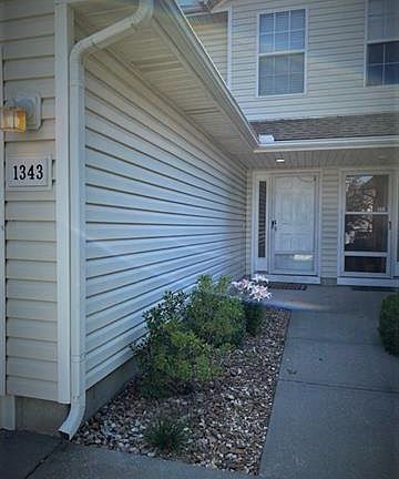 2nd image of 1343 SE Lexington Ave