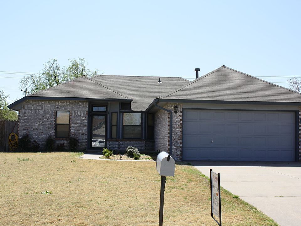 Located on a quiet cul de sac. Moore schools