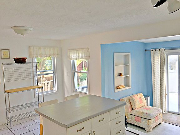 4th image of 40 Prospect Ave