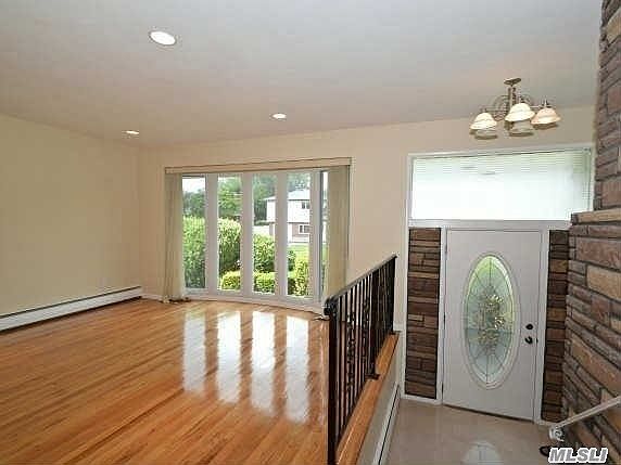 3rd image of 386 Whitebirch Ln