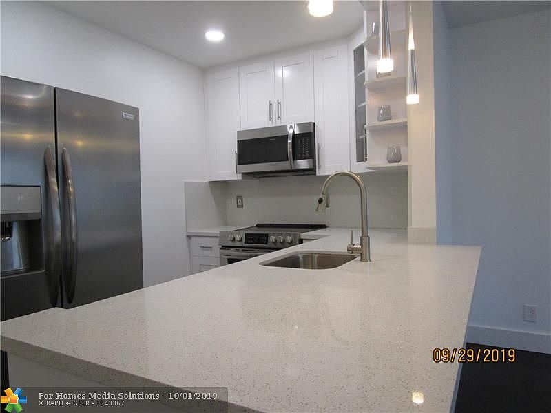 1st image of 2210 NE 56th Pl APT 126