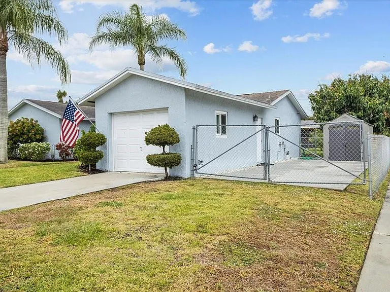 6579 Country Ln — Photo 2