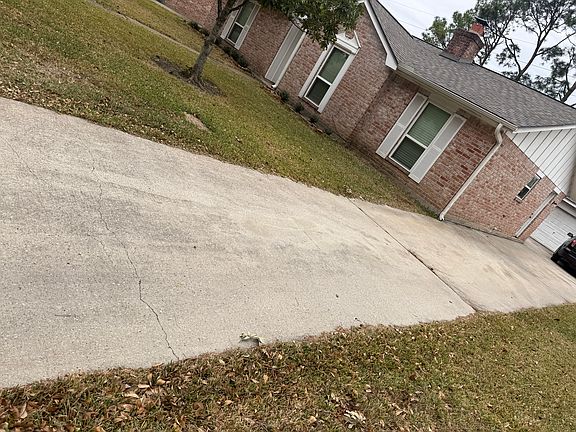 3rd image of 11407 Brook Meadows Ln