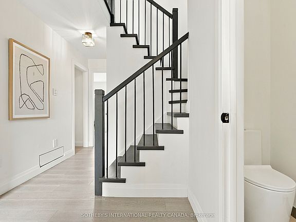5th image of 99 Sandmere Ave