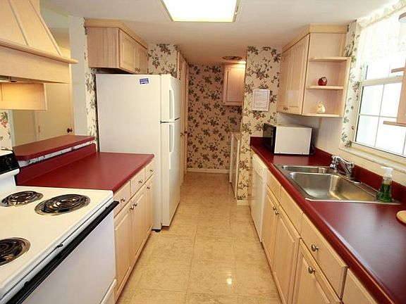 5th image of 2500 Gulf Blvd APT 202A