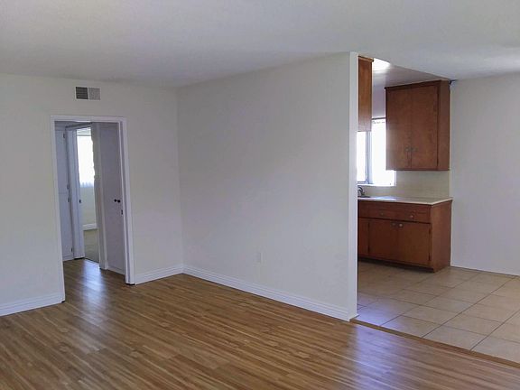 5th image of 918 N Cedar St #10