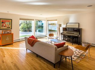 32 Greenway Dr, Falmouth, ME 04105