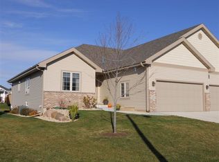 829 Oregon Parks Ave, Oregon, WI 53575