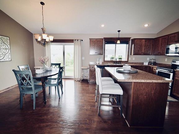 3rd image of 26104 Bluebird Ln