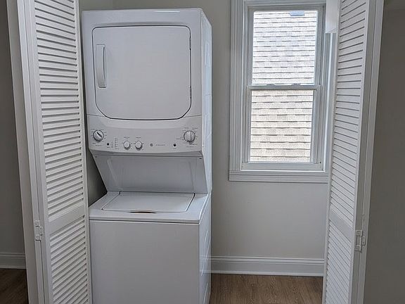 3rd image of 3628 N Nordica Ave #2