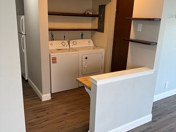 5th image of 1209 W Merle Ln #B