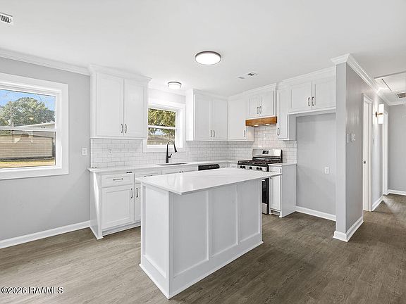 5th image of 1311 Dillard St
