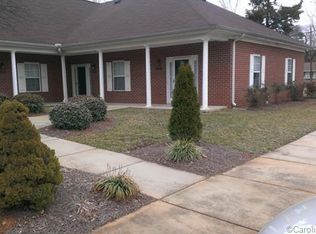 7008 Somerset Springs Dr, Charlotte, NC 28262
