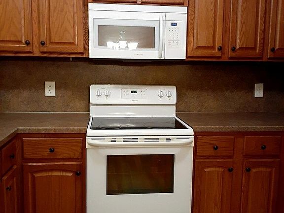 4th image of 409 Greenwich Cir