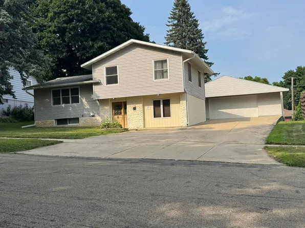 607 27th St NW, Rochester, MN 55901
