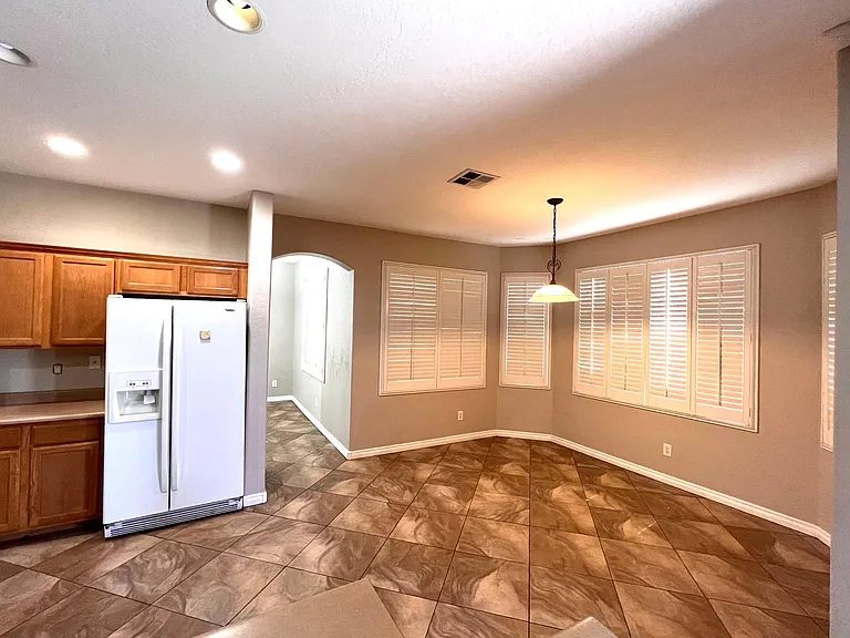 4601 W Donner Dr — Photo 10