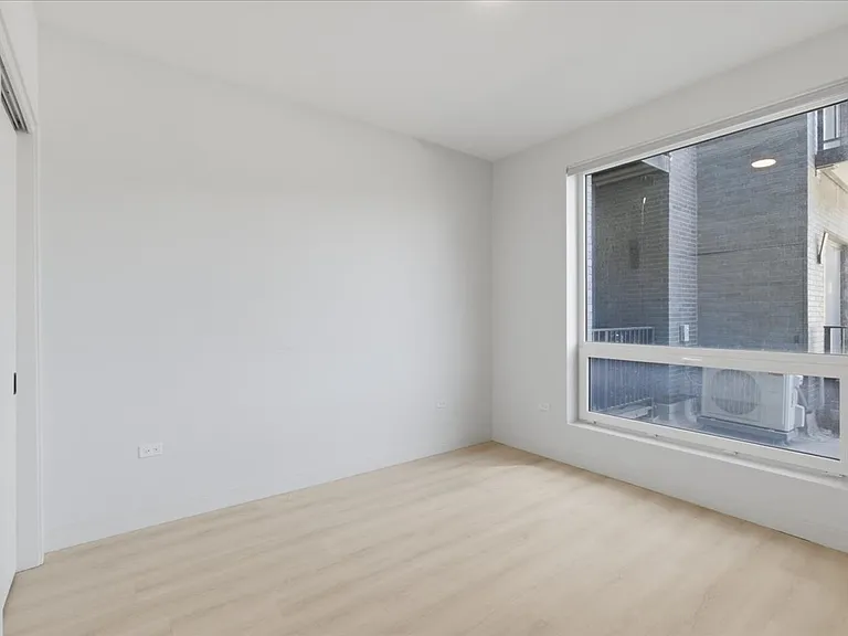 948 W Sunnyside Ave #201 — Photo 9